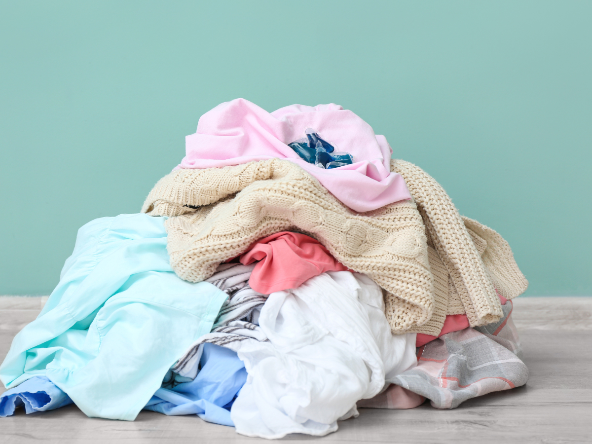 Pick up dirty laundry in quick, easy 15-minute bathroom cleaning routine.